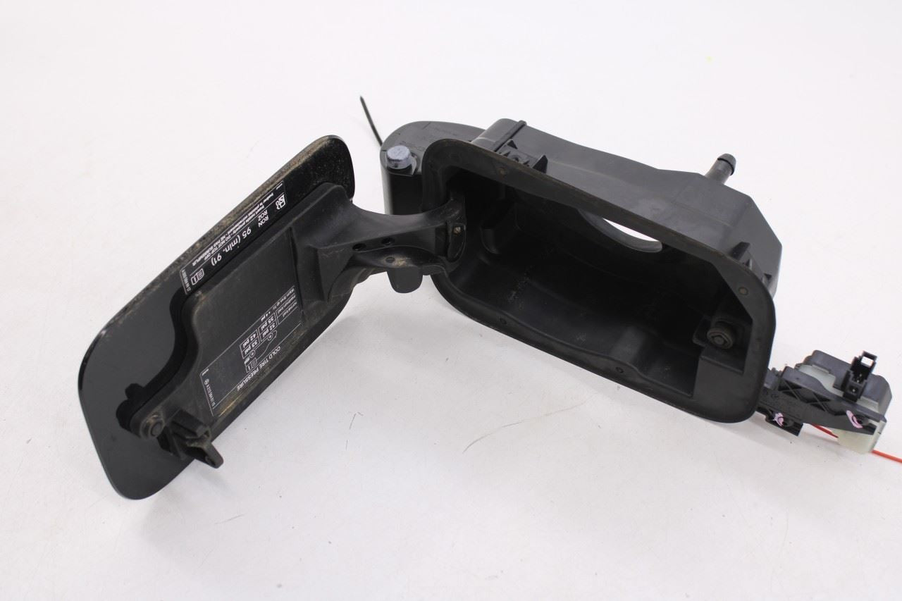 10-16 Mercedes-Benz E 350 Luxury 4Matic Fuel Tank Filler Housing Door Lid Cover4
