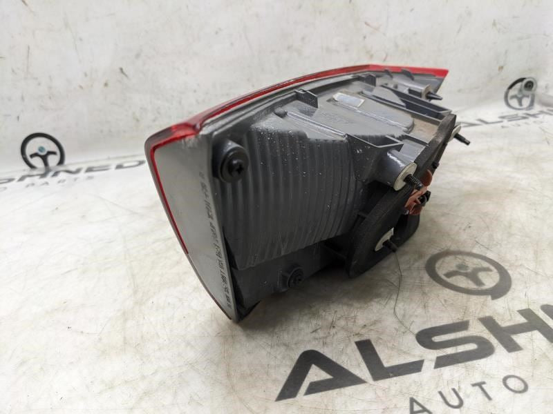 16-18 Hyundai Elantra SE 2.0L Rear Right Side Inner Tail Light Lamp 92404-F30004
