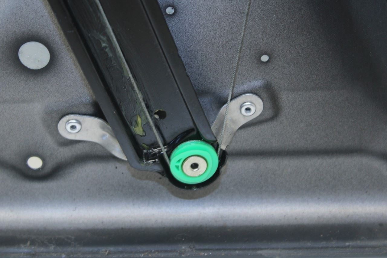 10-16 Porsche Panamera 4 Front Right Side Door Window Regulator w/ Carrier Plate - Alshned Auto Parts