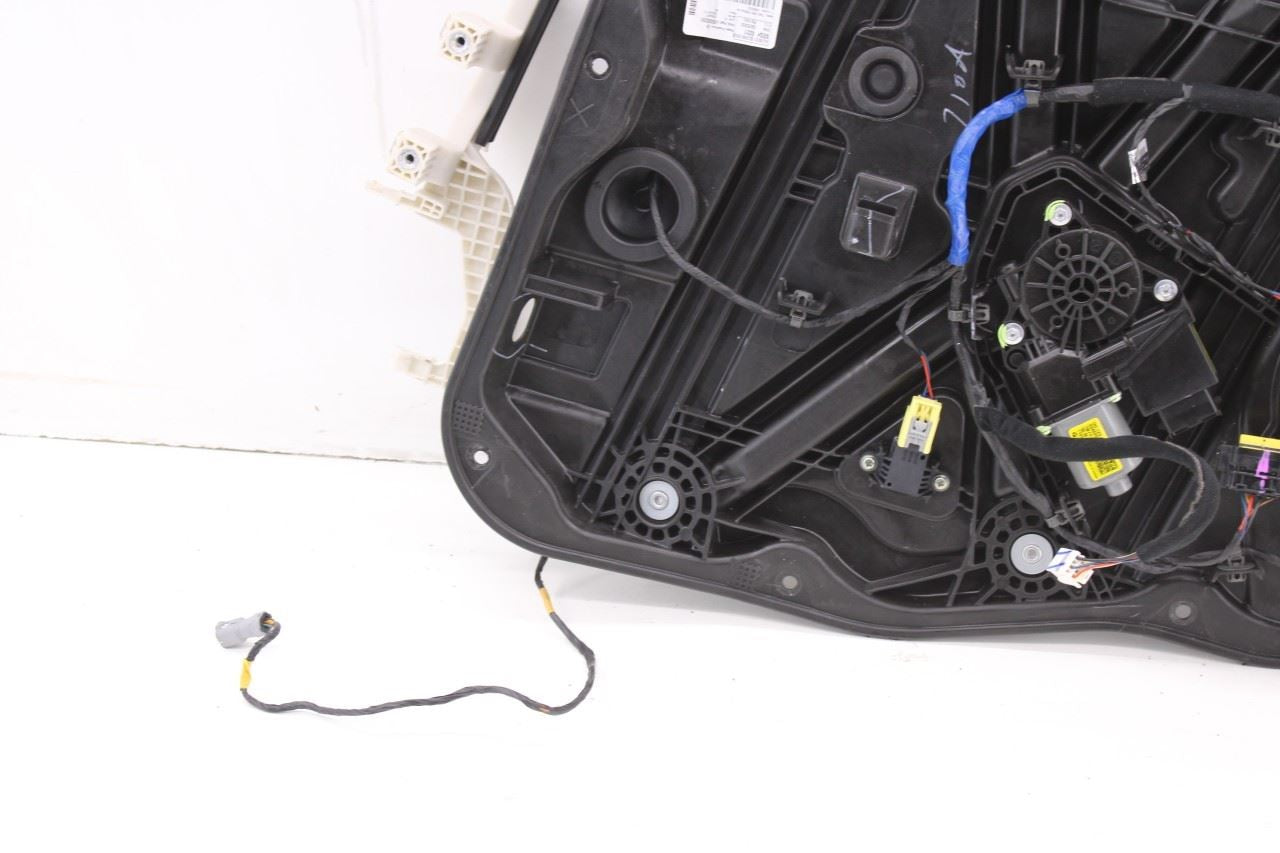 19-20 Hyundai Santa Fe SEL Front Right Door Window Regulator w Carrier and Motor - Alshned Auto Parts