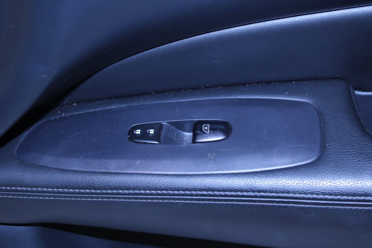 2017-2020 Nissan Pathfinder SV Front Right Door Trim Panel 809A0-9PM0A OEM *ReaD - Alshned Auto Parts