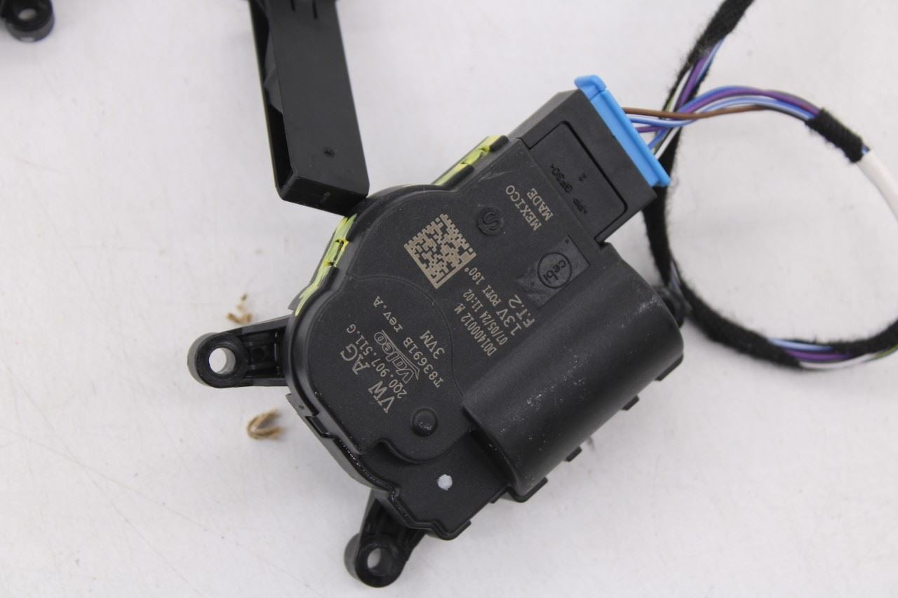 2019-25 Volkswagen Jetta SE HVAC System Wire Harness w/ Blend Door Actuator Set3