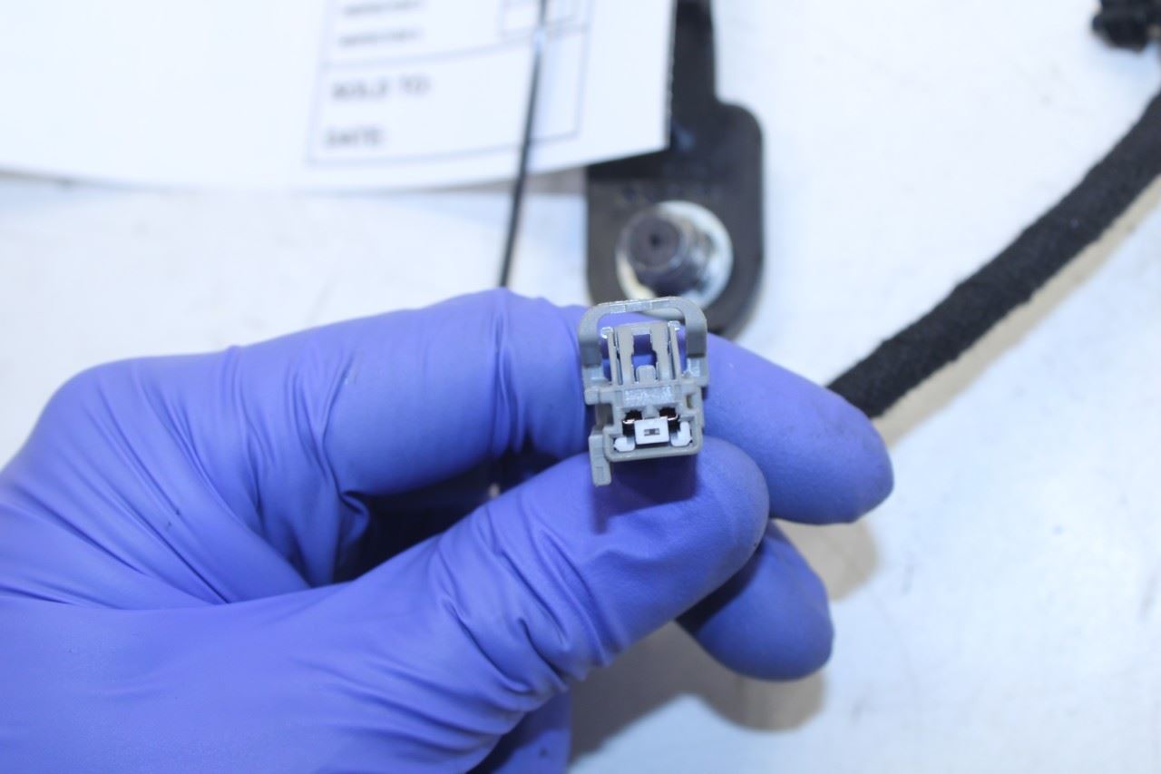 2017-2021 Maserati Ghibli 3.0L RWD Front Passenger Right Side Seat Belt Buckle - Alshned Auto Parts