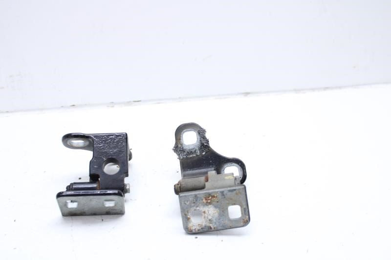 03-12 Land Rover Range Rover Front Left Door Hinge Upper and Lower BDB760030 OEM - Alshned Auto Parts