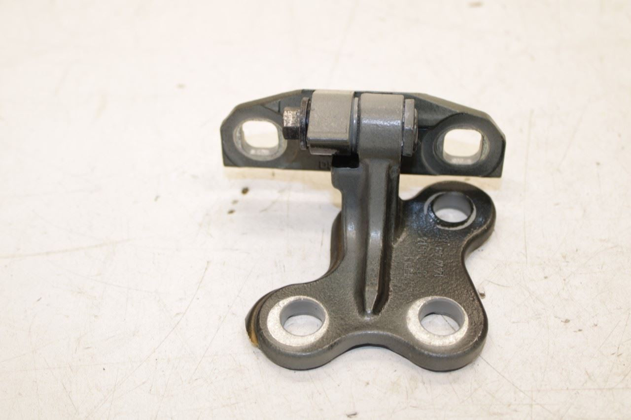 2015-18 Volvo S60 T5 Premier Front Left Door Hinge Upper and Lower Pair 31218520 - Alshned Auto Parts