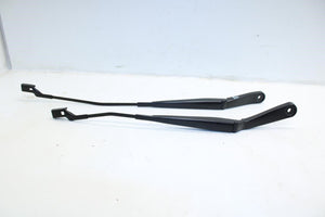 2017-2020 Jaguar XE R-Dynamic S FR LH and RH Windshield Wiper Arm GX73-17527-BC