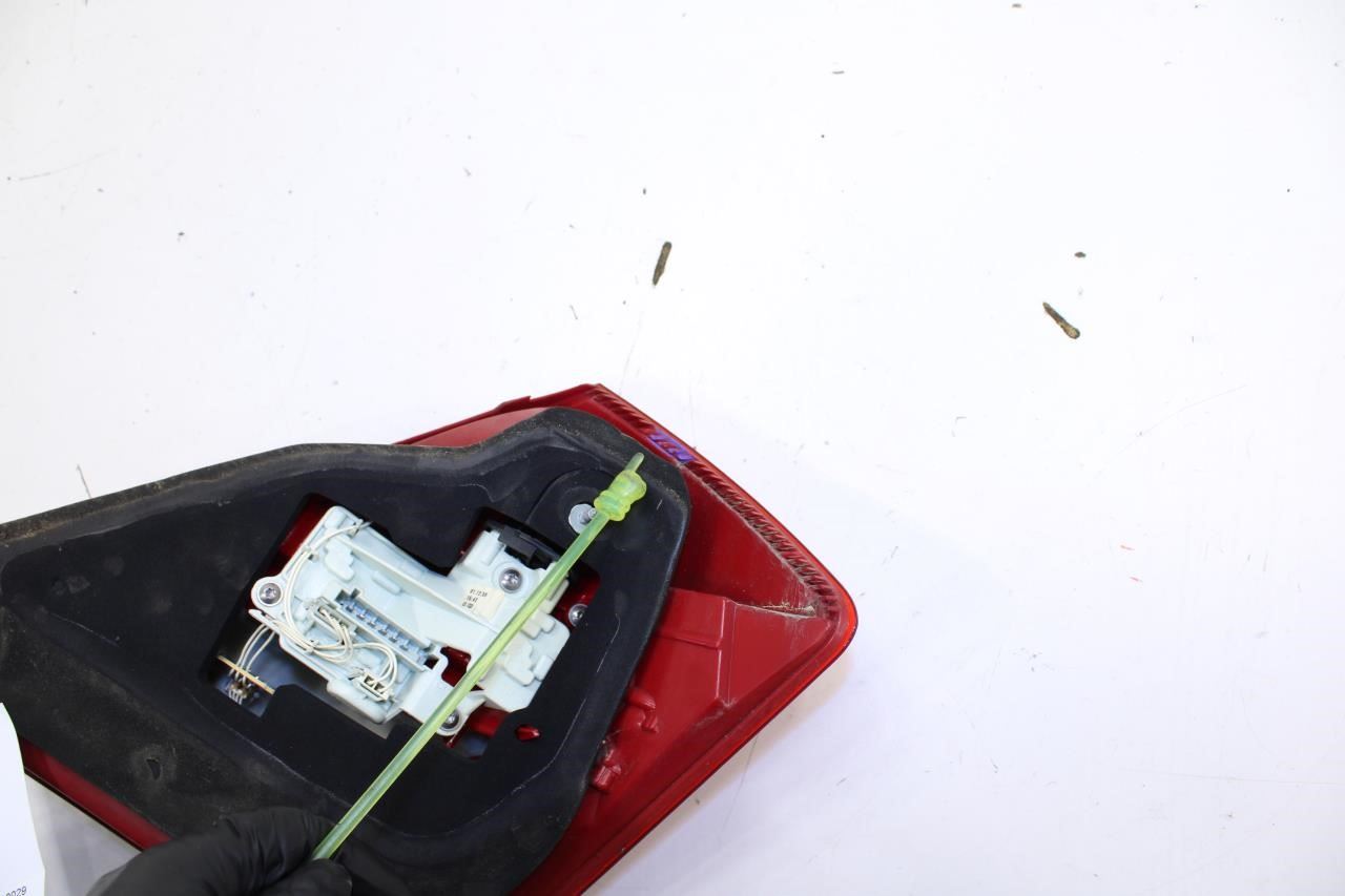 2007-2013 Mercedes-Benz S550 Rear Left Tail Light Lamp 221-820-13-64 OEM *ReaD* - Alshned Auto Parts