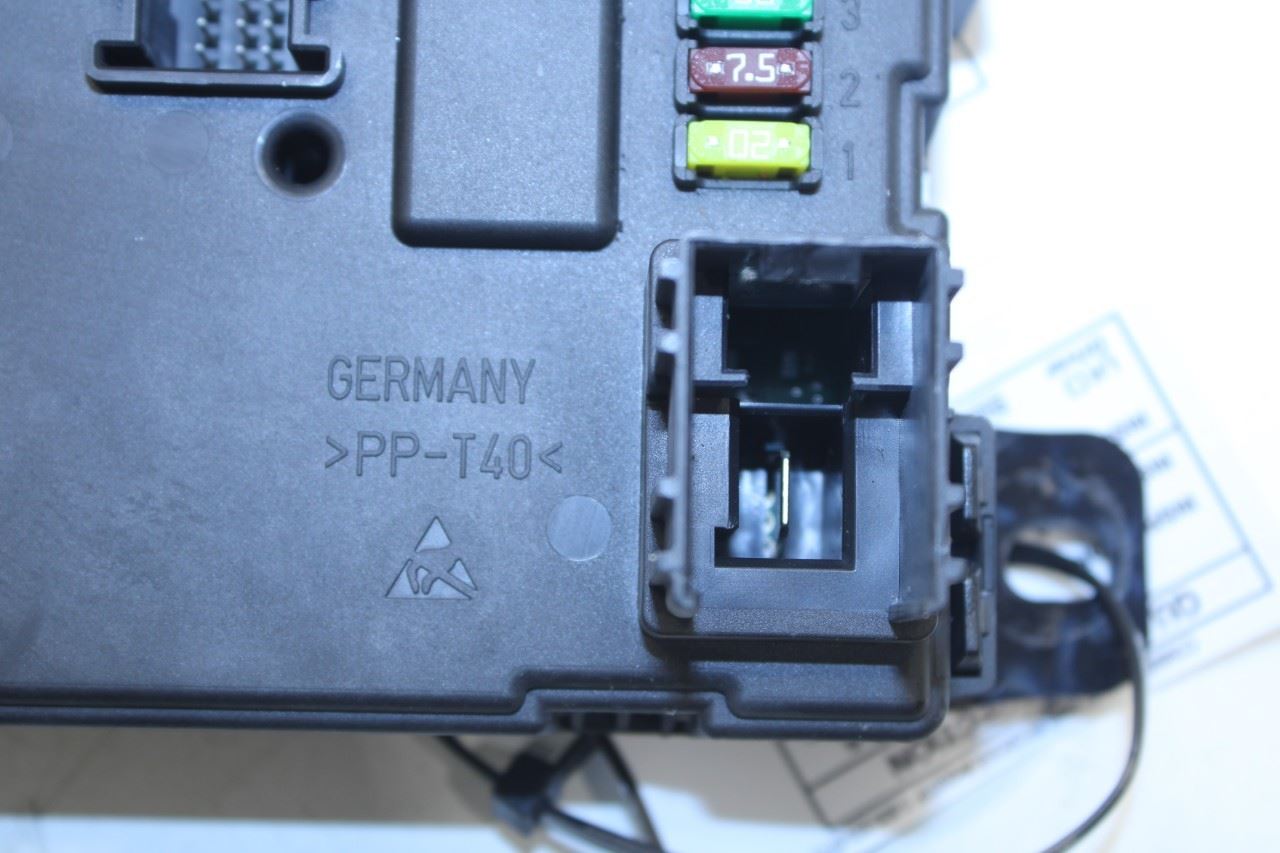 13-16 BMW 328i xDrive SULEV 2.0L AWD Rear BCM Body Control Module Fuse Relay Box - Alshned Auto Parts