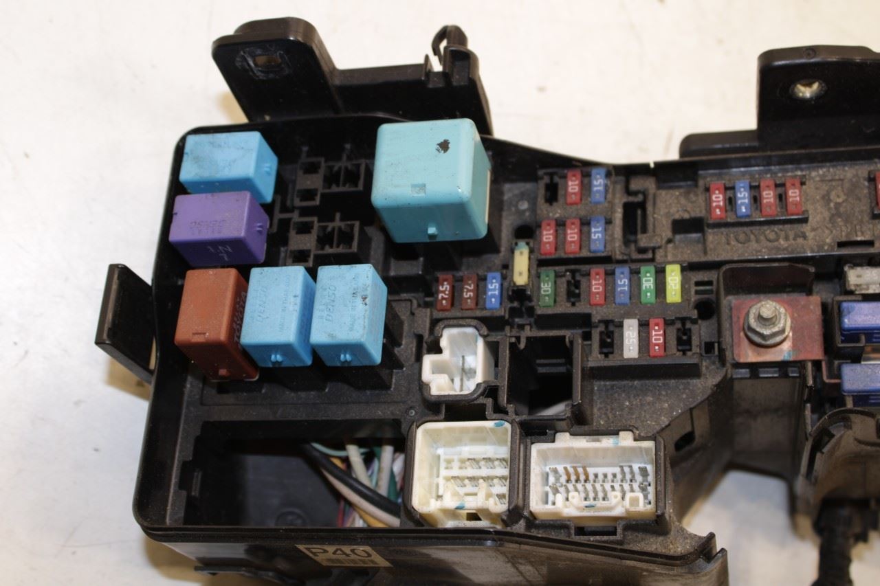 07-11 Toyota Camry LE 2.5L Engine Bay Fuse Relay Junction Block 82720-06091 OEM - Alshned Auto Parts