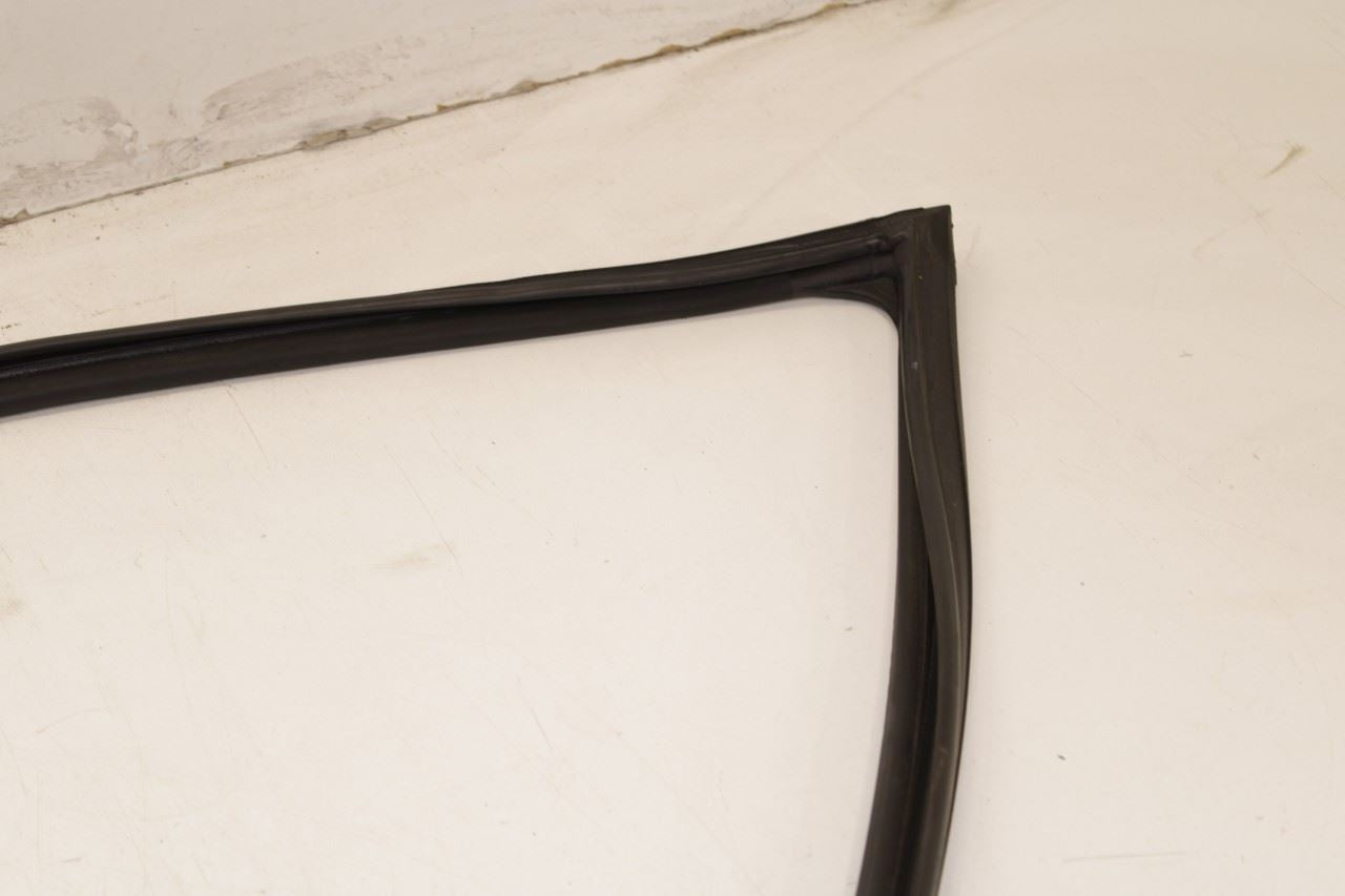 2014-2020 Infiniti QX60 Front Left Door Run Channel w/ Belt Molding Weatherstrip - Alshned Auto Parts