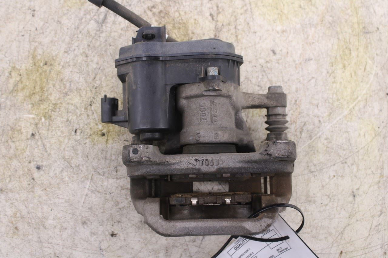 2018-2024 Chevrolet Equinox LT 1.5L FWD Rear Driver Left Side Brake Disc Caliper10
