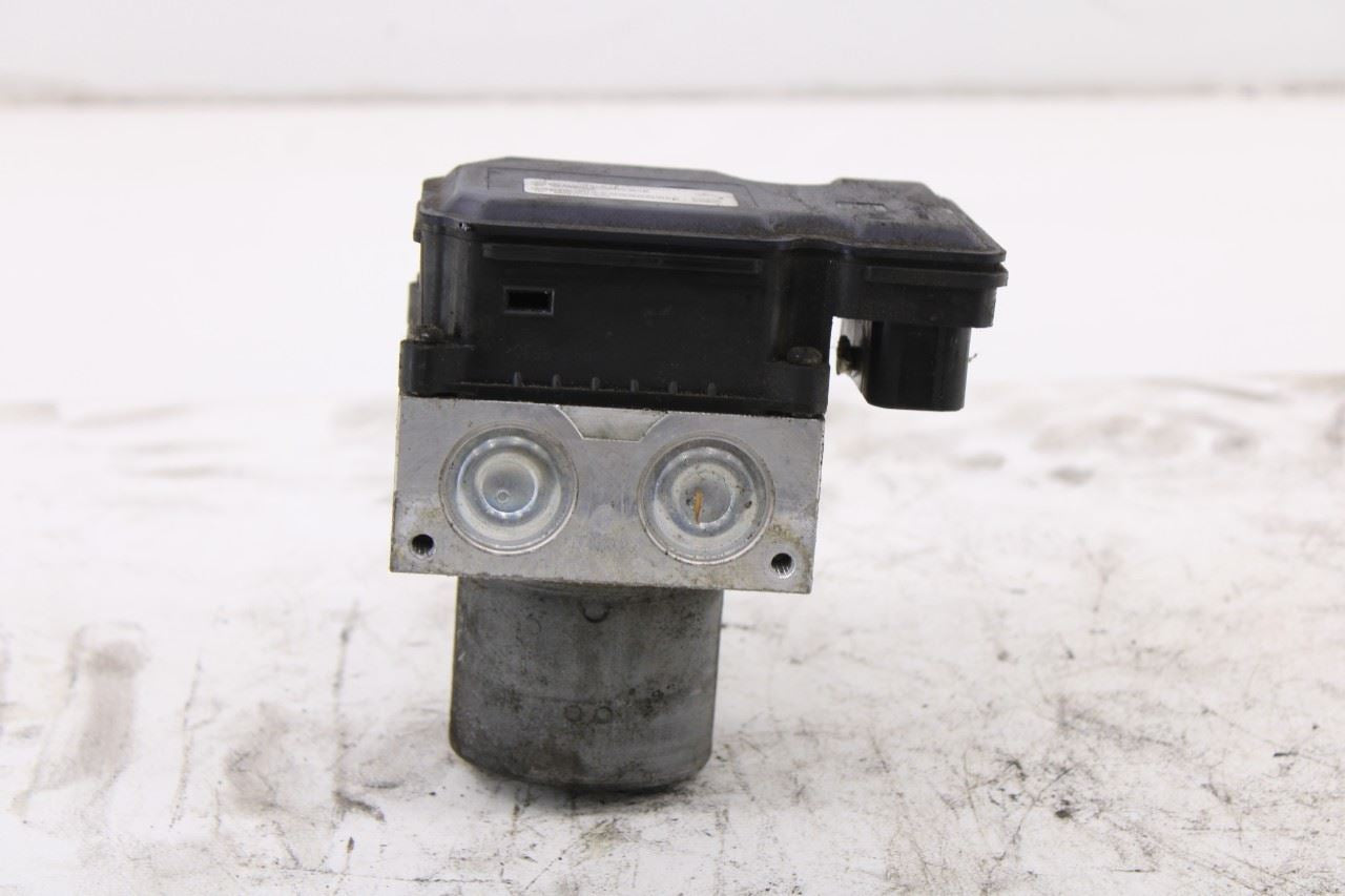 14-15 Dodge Durango SXT 3.6L ABS Anti Lock Brake Pump Control Module 68241676AC1