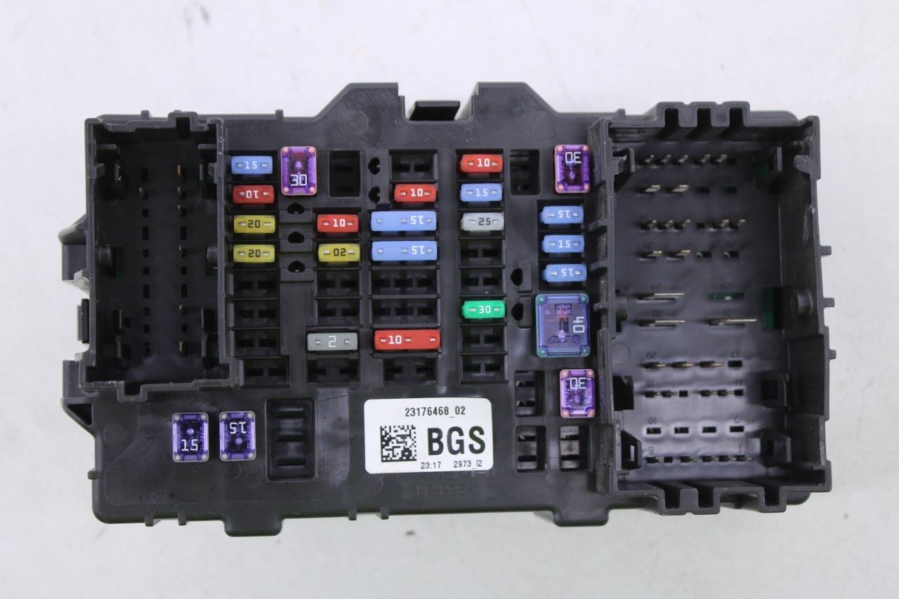 2014-19 Chevy Silverado 1500 2WT Instrument Panel Fuse Relay Junction Block Set - Alshned Auto Parts