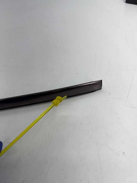 2006-09 Mercedes-Benz CLK350 Front RH and LH and Top Windshield Molding Set of 38