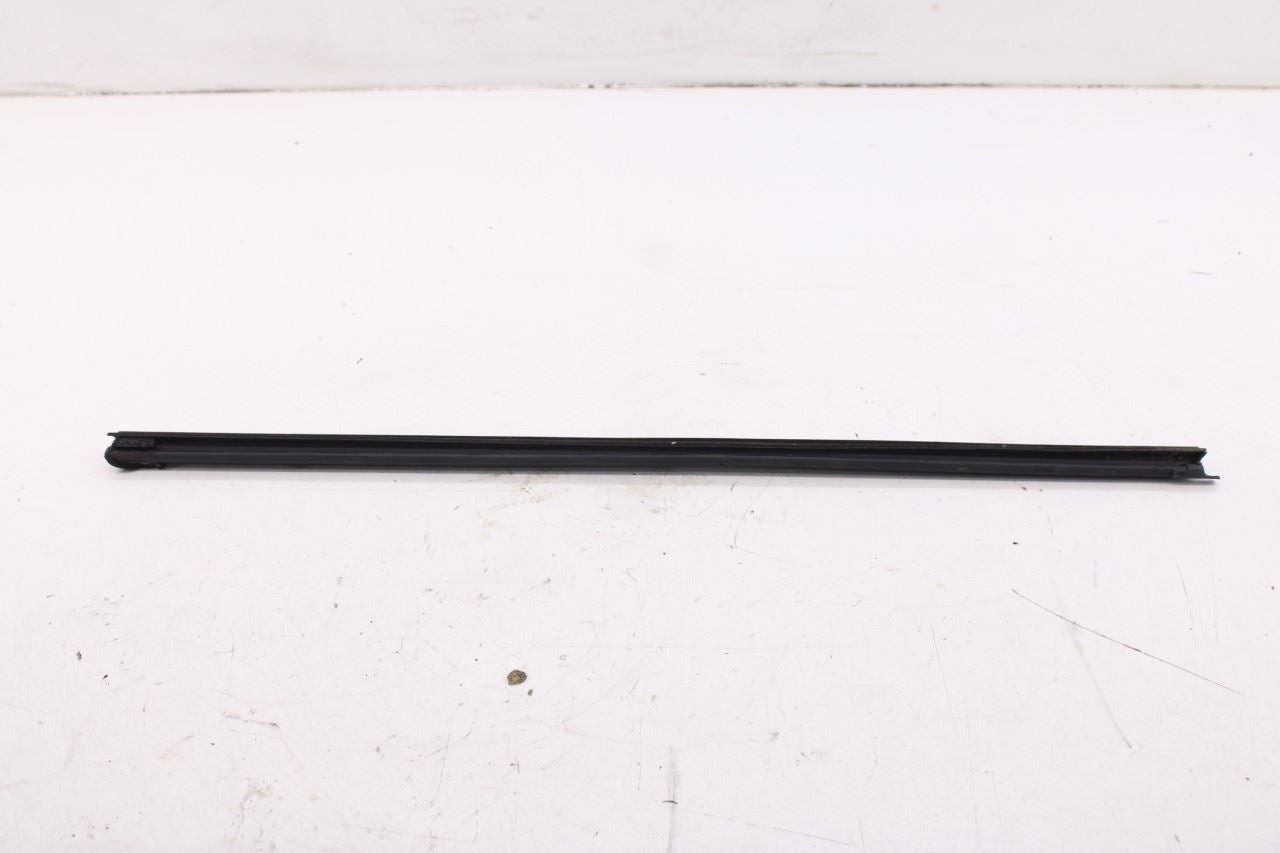 20-26 Hyundai Palisade Limited AWD Rear Left Door Molding Belt Weatherstrip Set15