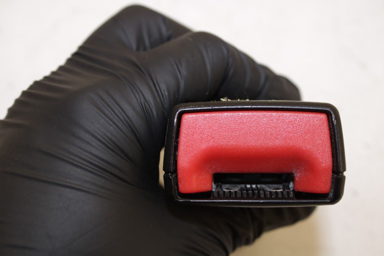 11-18 Porsche Cayenne Platinum Rear RH Left and Center 2nd Row Seat Belt Buckle - Alshned Auto Parts