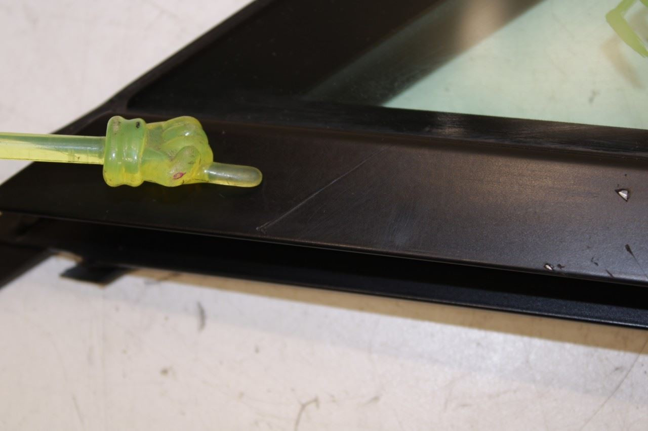 2011-18 Porsche Cayenne Platinum Front Right Side Door Quarter Vent Window Glass - Alshned Auto Parts