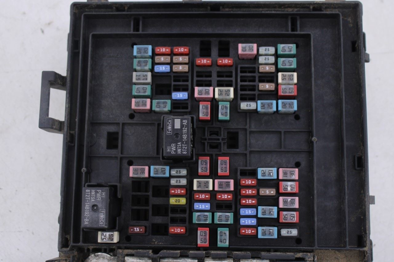 2020 Ford Expedition Max XLT 3.5L Engine Fuse Relay Junction Box LL1T-14D068-AC10