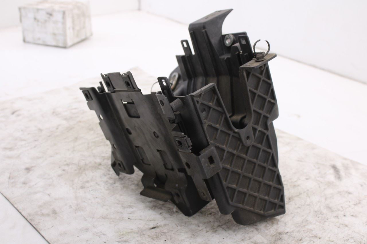 2014-15 Dodge Durango SXT 3.6L Engine Power Distribution Center Fuse Box Bracket10