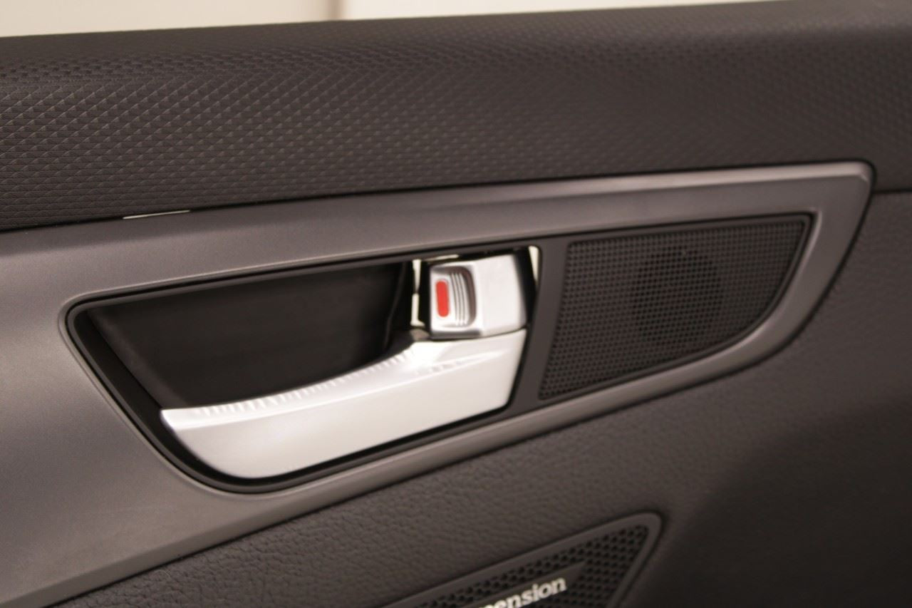 2015-2017 Hyundai Veloster Turbo Front Right Door Trim Panel 83302-2VAH0-YNG OEM - Alshned Auto Parts