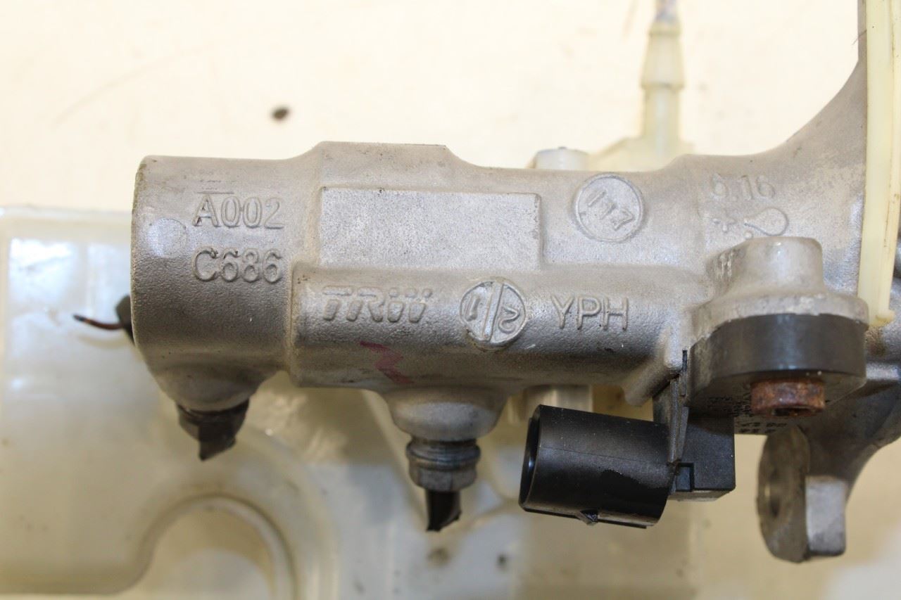 18-23 Volkswagen Atlas S Brake Master Cylinder w/ Reservoir Tank 5Q1614019ADREP - Alshned Auto Parts