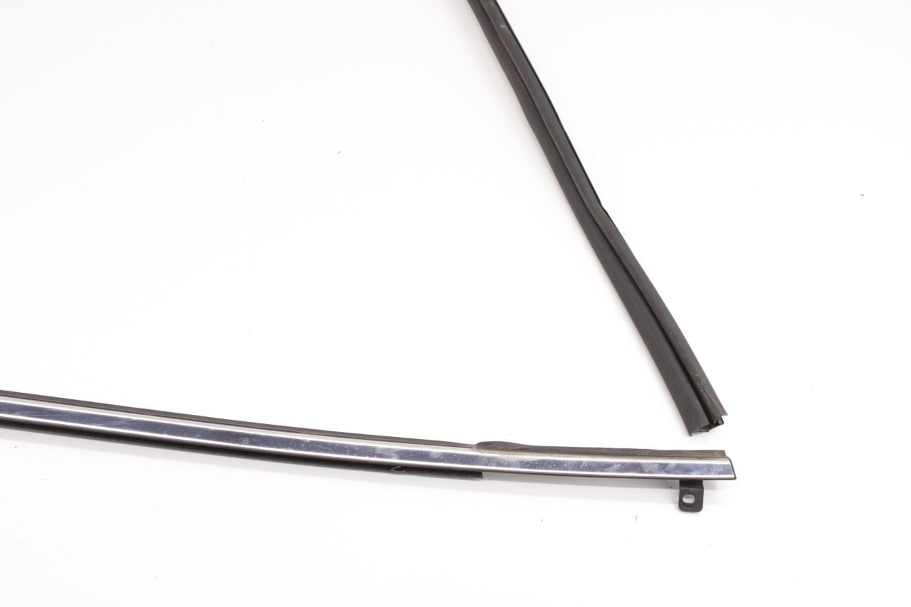 2016-2019 Nissan Sentra SL Front Right Door Run Channel with Belt Outer Molding - Alshned Auto Parts