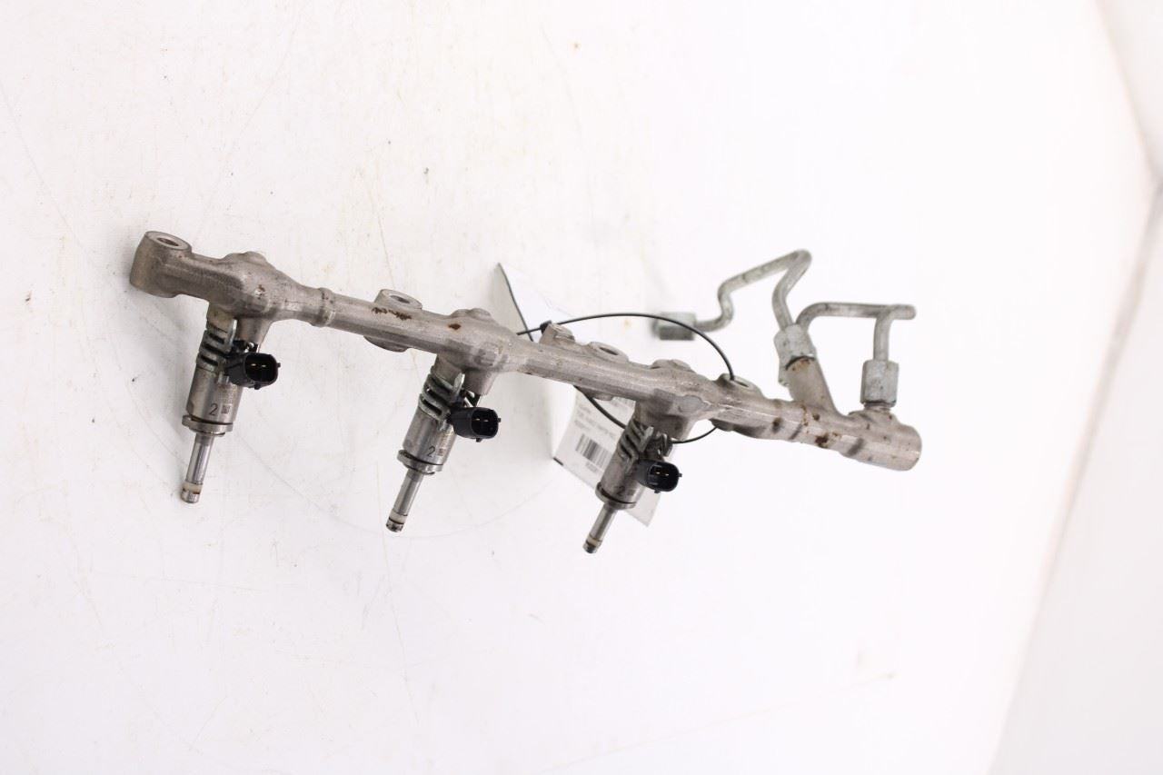 2015-2023 Toyota Tacoma SR5 Double Cab 3.5L Right Side Lower Fuel Delivery Rail10