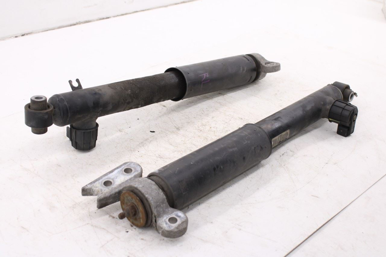 2017-19 Buick LaCrosse Premium AWD Rear RH and LH Strut Shock Absorber 8412360611