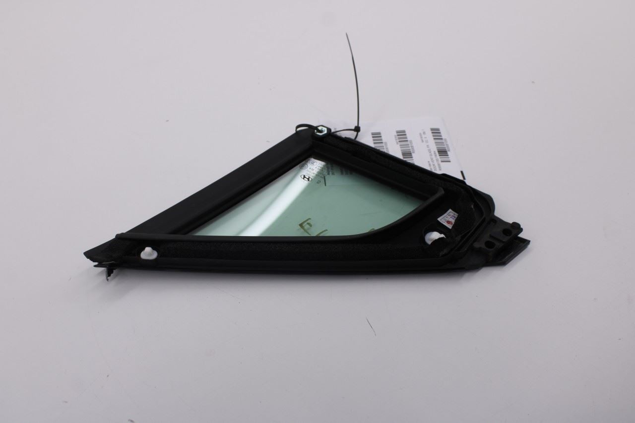 19-23 Hyundai Santa Fe SEL Front Right Side Door Quarter Vent Window Fixed Glass7