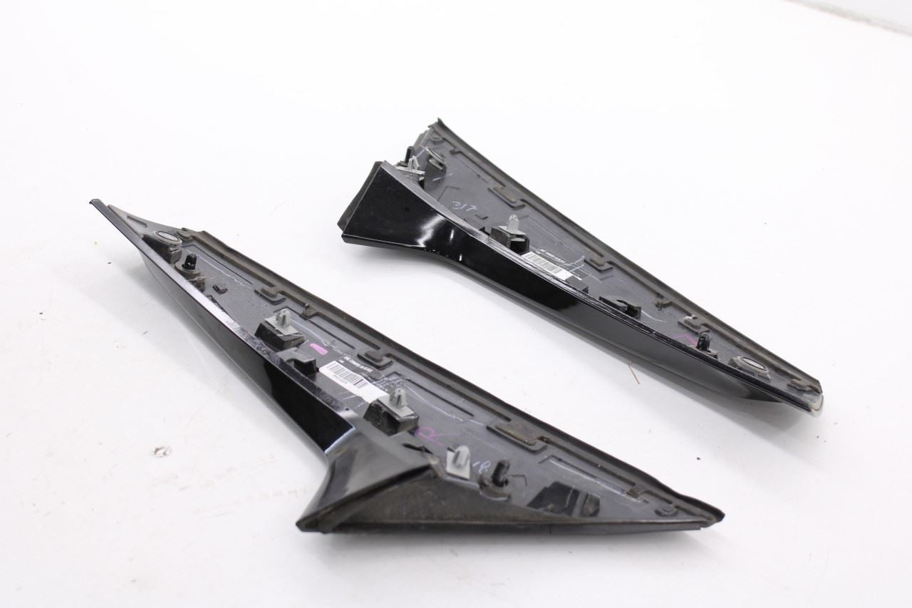 18-24 Chevrolet Equinox LT Rear Right and Left Liftgate Side Aero Trim 8421422710