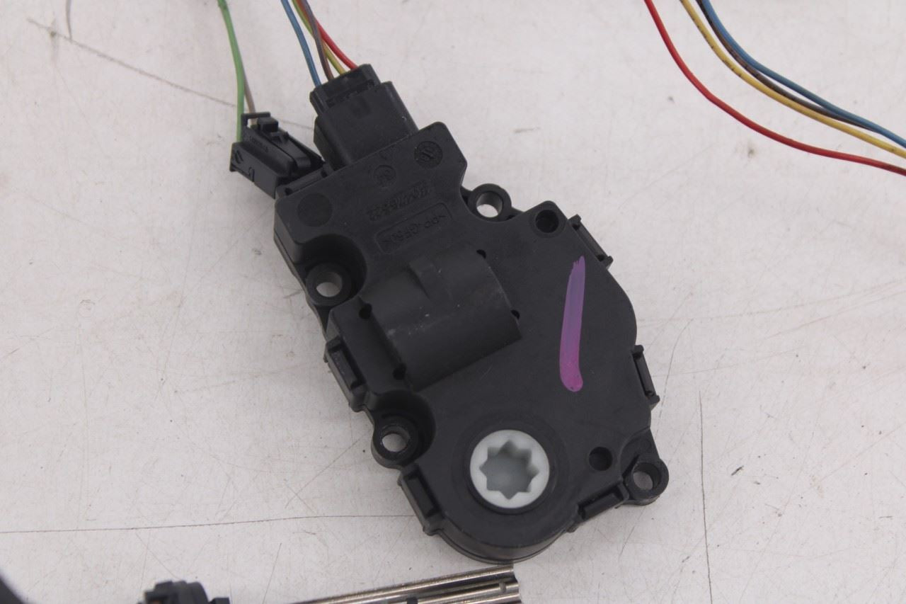 2015-2023 Mercedes-Benz C300 HVAC System Wire Harness w/ Blend Door Actuator Set4