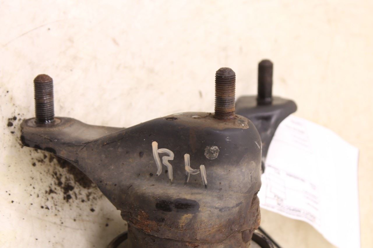 2011-20 Toyota Sienna LE 3.5L FWD Right Side Engine Mount Insulator 12362-0P051 - Alshned Auto Parts