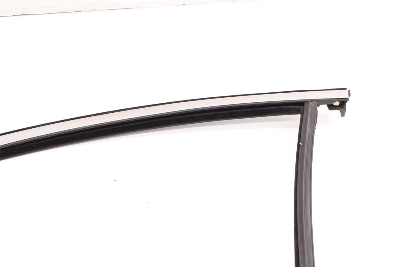 17-20 Lincoln MKZ Reserve Front Left Door Vent Glass Run Channel HP5Z-5421597-A - Alshned Auto Parts