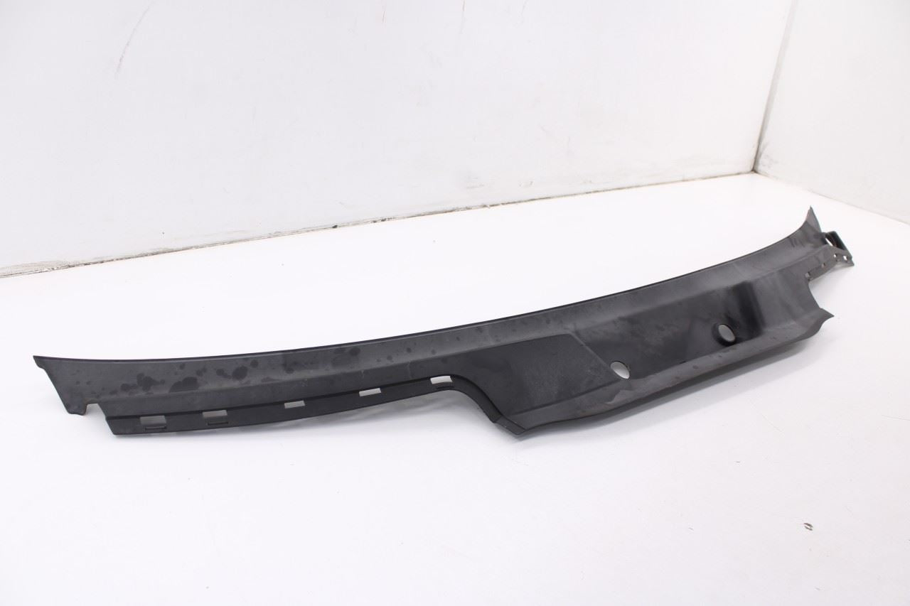 2011-2018 Porsche Cayenne S Front Windshield Cowl Vent Panel 7P5-819-401-B OEM11
