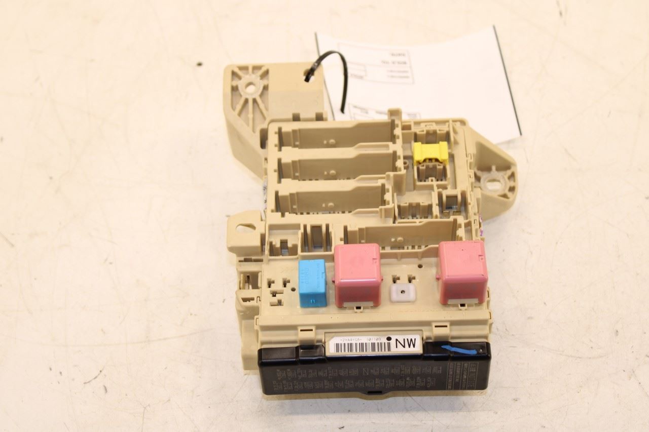 2009-11 Toyota Camry LE Cabin Instrument Panel Fuse Relay Junction Block *ReaD* - Alshned Auto Parts