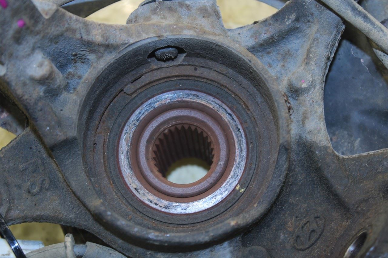 2011-2017 Hyundai Veloster Base Front Right Side Spindle Knuckle Hub 51716-2V000 - Alshned Auto Parts
