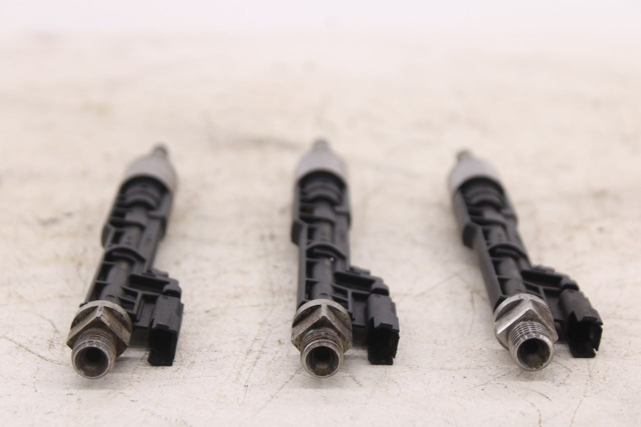 2013-2015 BMW 750i xDrive 4.4L Twin Turbo High Pressure Fuel Injector Set of 812