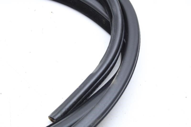 2003-2008 Land Rover Range Rover Rear Right Door Weatherstrip On Body CGE000393 - Alshned Auto Parts