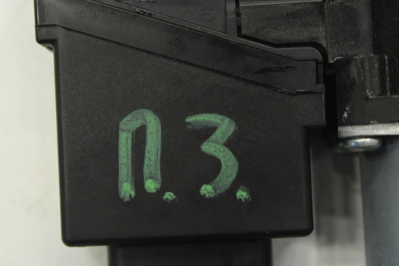 2019-2020 KIA Sorento LX Rear Right Door Power Window Motor 83460-C5220 OEM - Alshned Auto Parts