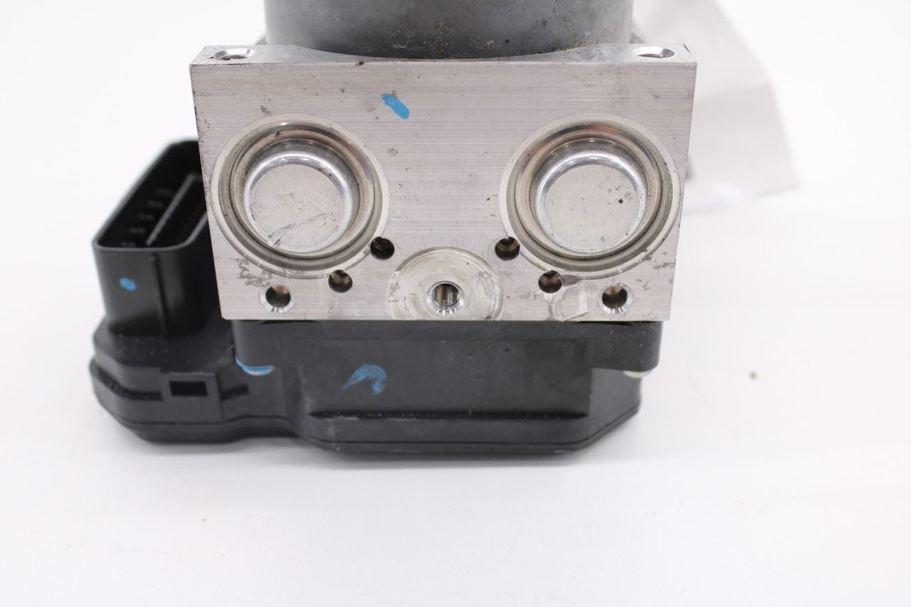 17-23 Toyota Tacoma SR5 ABS Anti Lock Brake Pump Control Module 89541-04390 OEM2