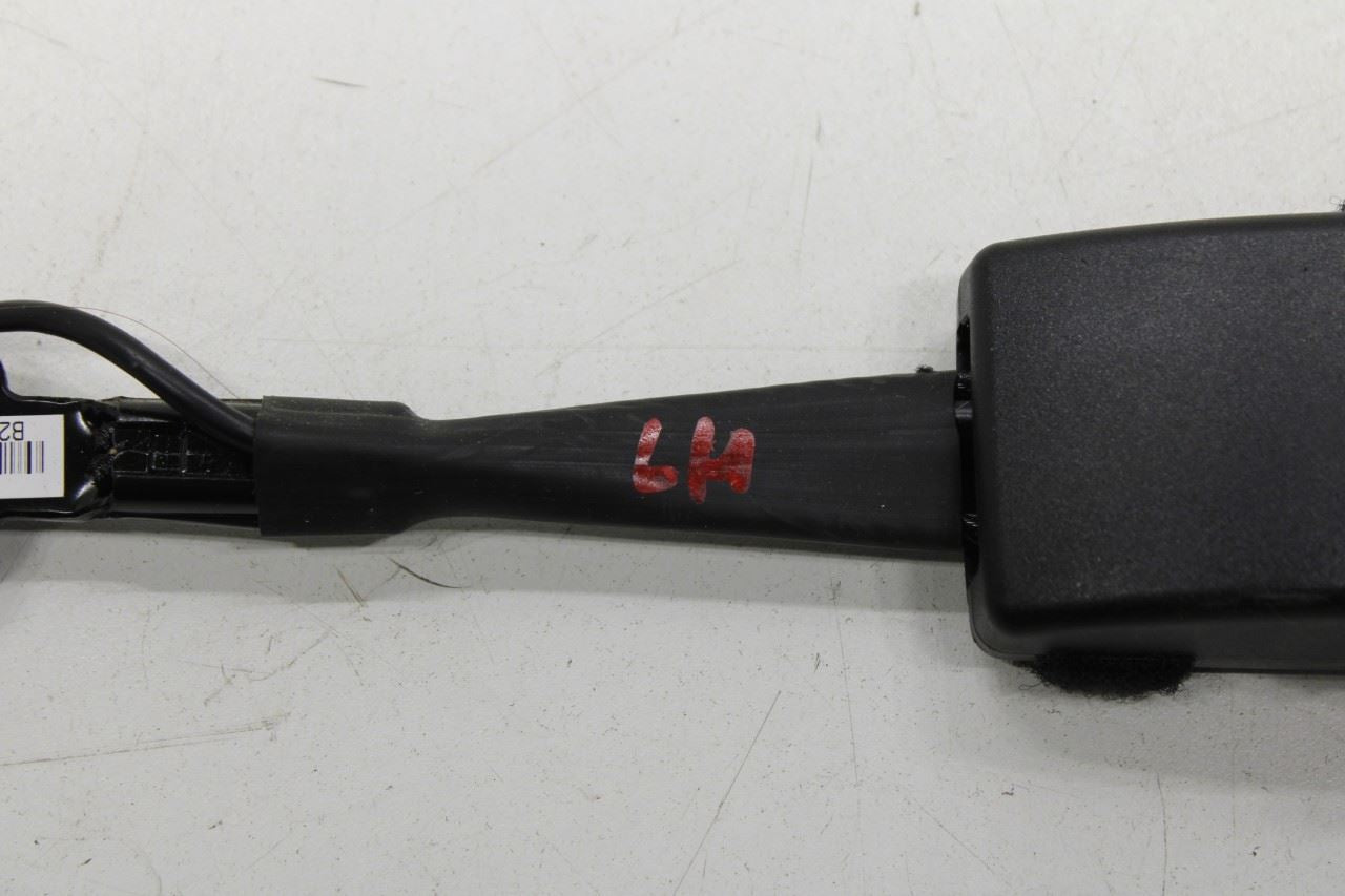14-18 BMW X5 xDrive35i AWD Front Driver LH Side Seat Belt Buckle 72117297131 OEM - Alshned Auto Parts