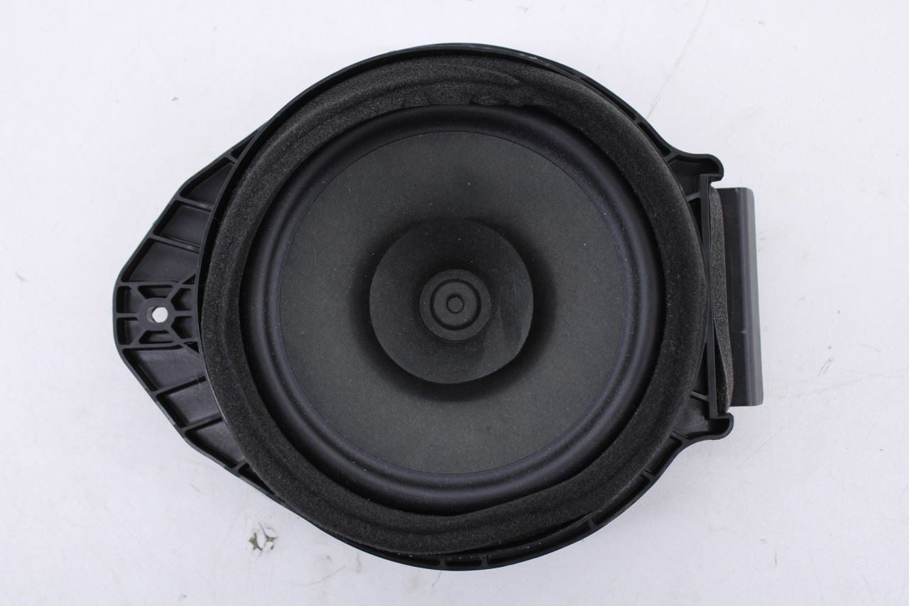 2018-2024 Chevrolet Equinox LT Rear Right and Left Door Audio Speaker 390351652