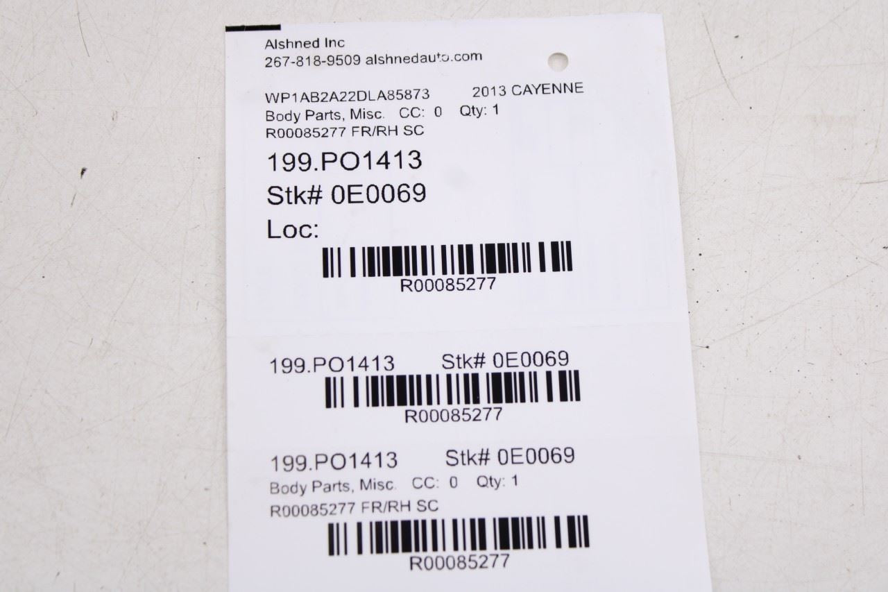 2011-18 Porsche Cayenne S Front Right Door Lower Garnish Molding 95855978804G2X11