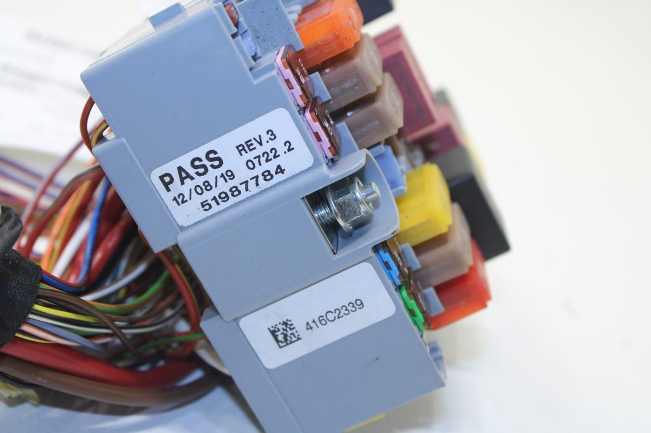 17-21 Jeep Renegade Sport 2.4L FWD Engine Fuse Relay Box Module w/ Wire Harness - Alshned Auto Parts