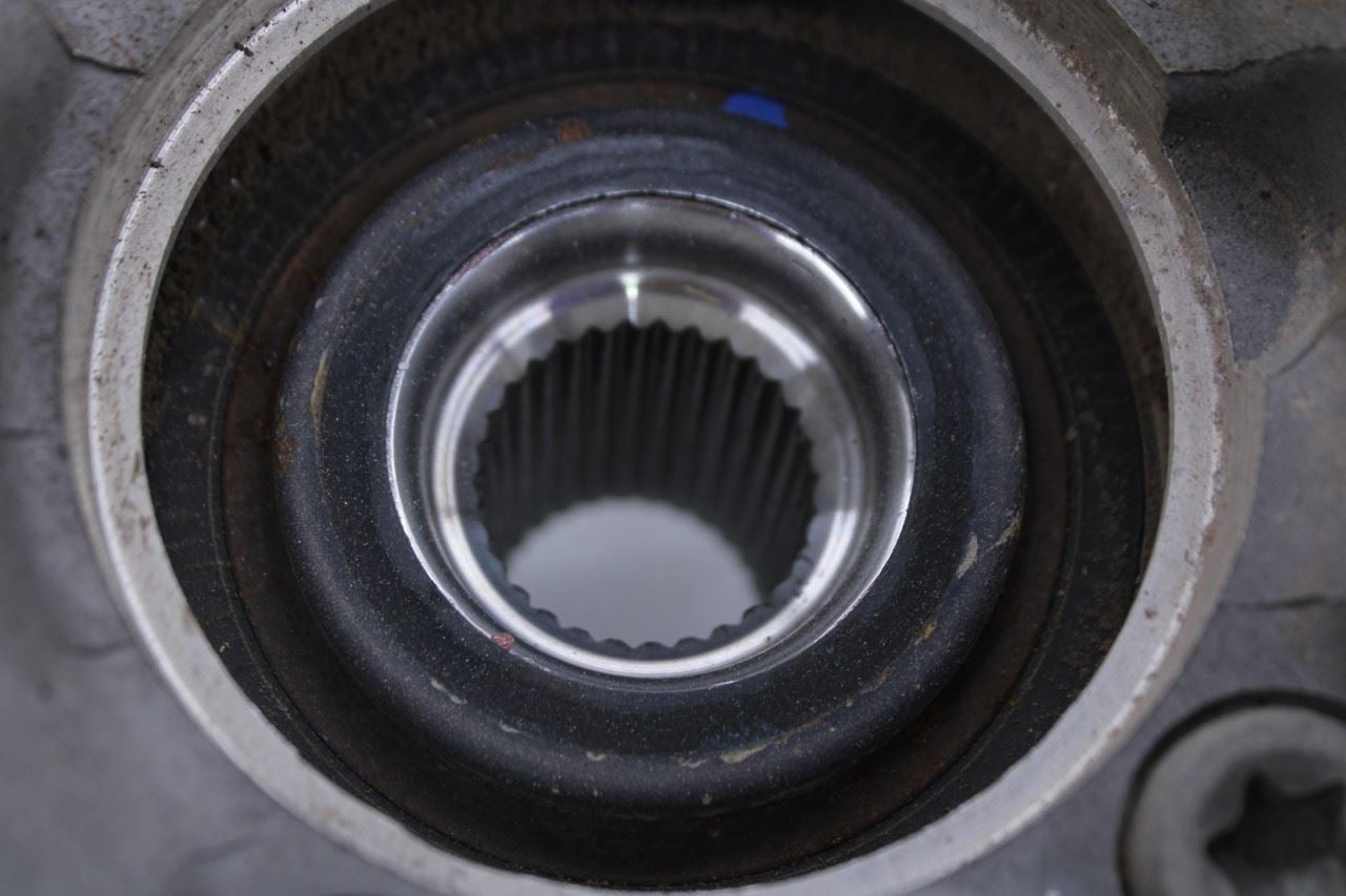 2021-23 Hyundai Santa Fe SEL AWD Rear Right Side Spindle Knuckle Hub 52711-S2EA010