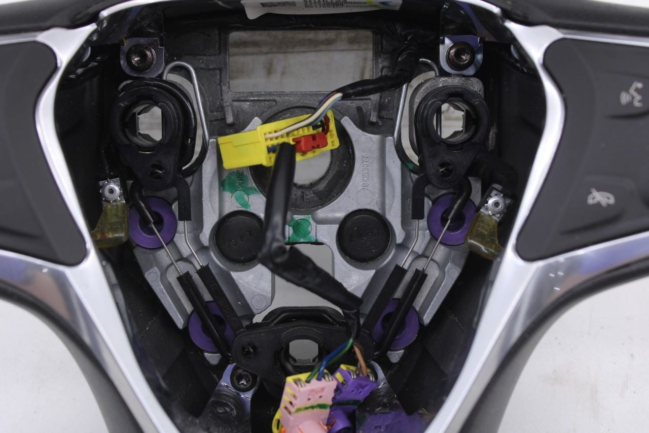 2018-20 Chevrolet Equinox LT 1.5L FWD Steering Wheel Leather w/ Control Buttons - Alshned Auto Parts