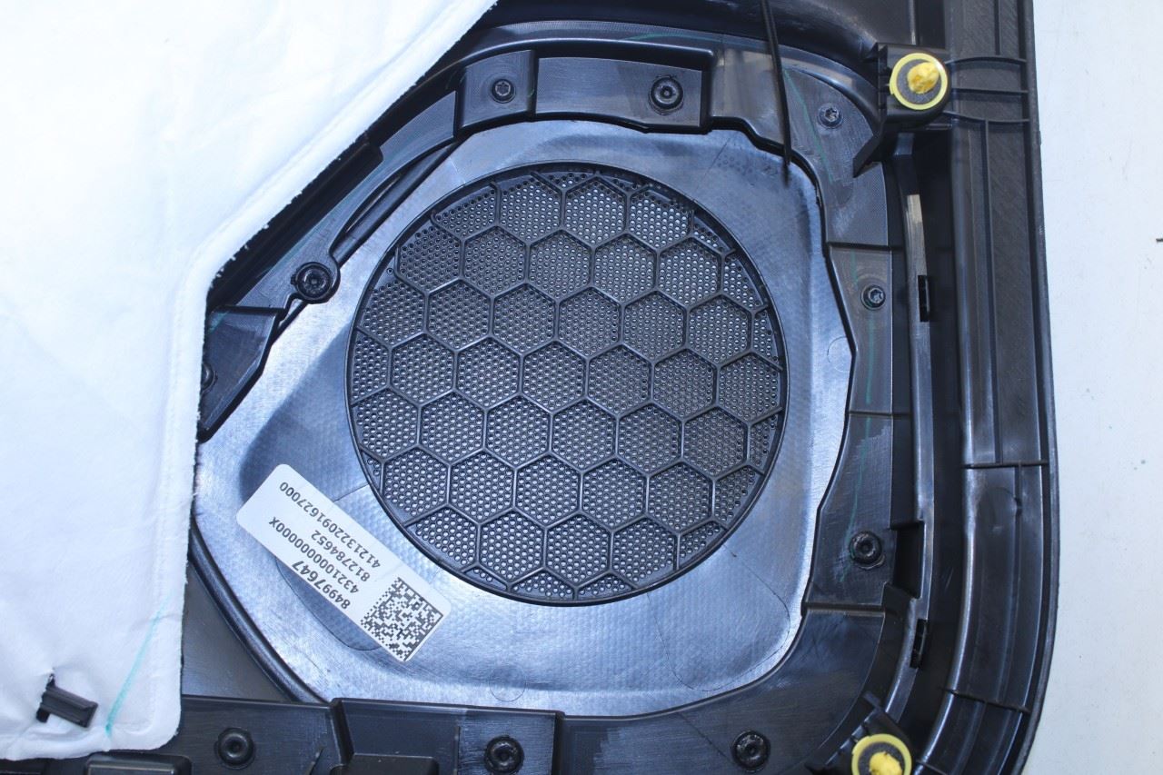 2021-2022 Chevrolet Blazer 2LT Rear Right Door Trim Panel 84997647 OEM *ReaD* - Alshned Auto Parts