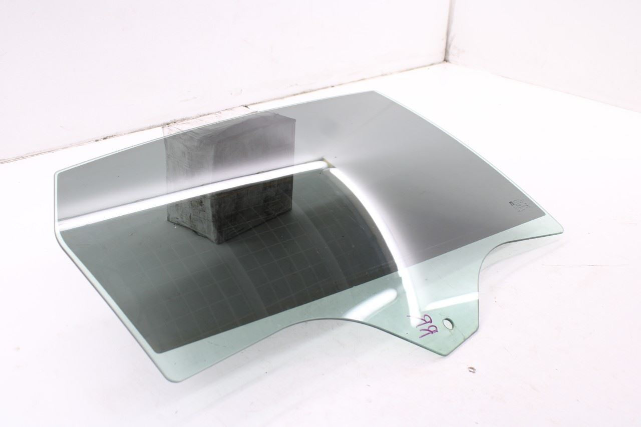2017-2019 Buick LaCrosse Premium Rear Right Door Window Movable Glass 229739912