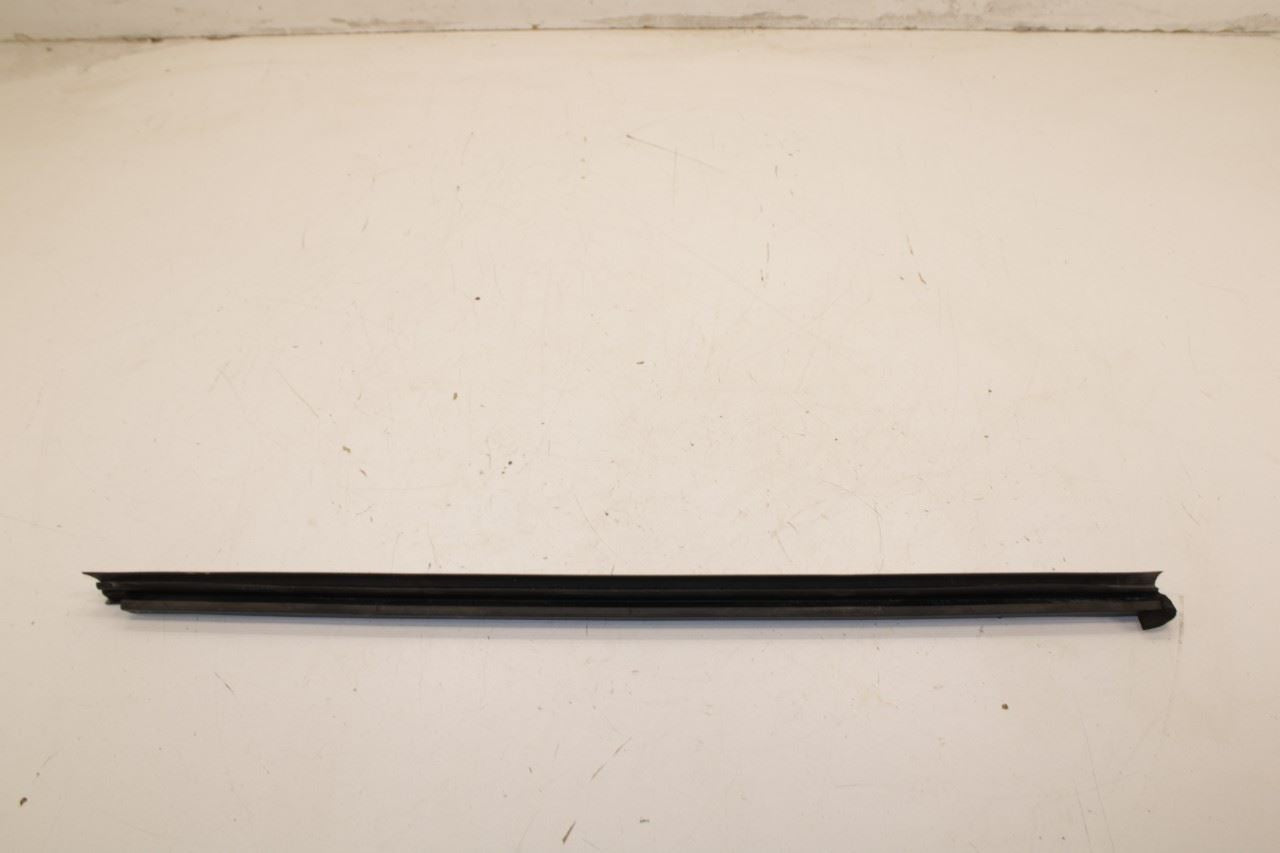 14-20 Infiniti QX60 Pure Front Left Door Run Channel w Belt Molding Weatherstrip - Alshned Auto Parts