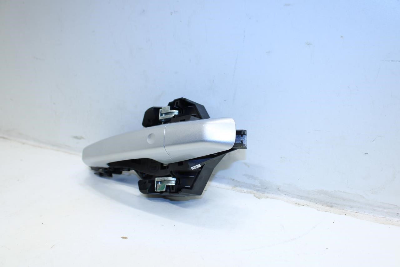 20-23 Jaguar XE R-Dynamic S Rear Right Side Door Exterior Handle T2R32270LML OEM - Alshned Auto Parts